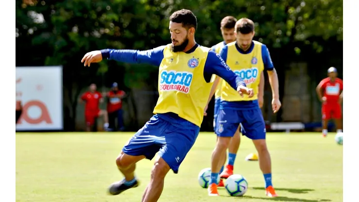 Após perder Arthur Caíque, Bahia estuda ceder volante ao CSA