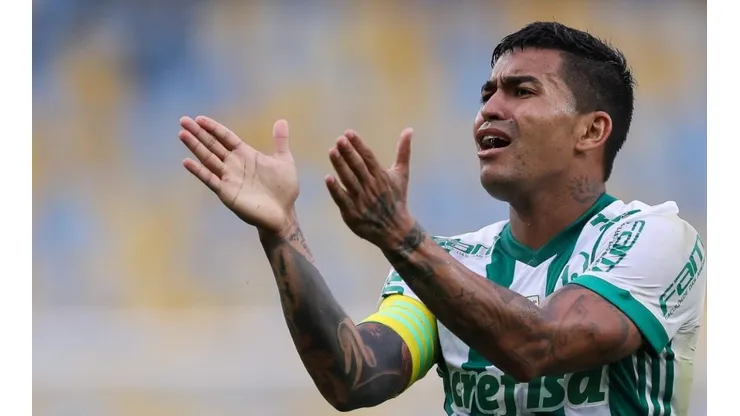 Empresário de Dudu vai à Academia e cobra dívida por "luvas"