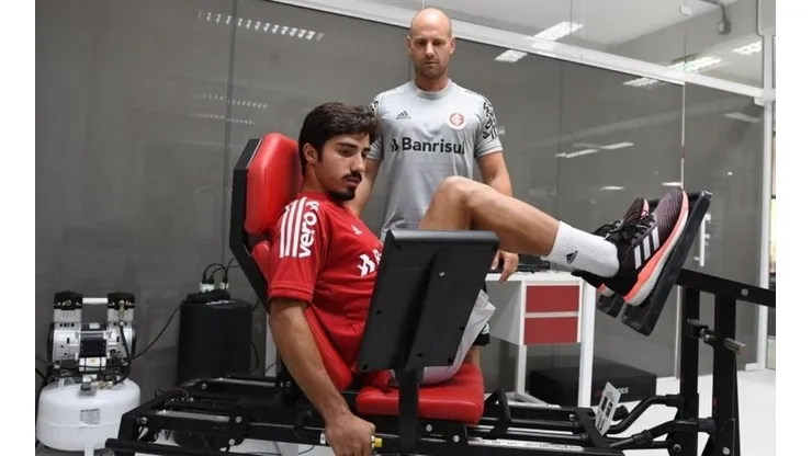 Futuro de Erik é definido no Internacional