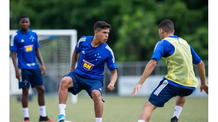 Athletico formaliza propostas para contratar volante do Cruzeiro