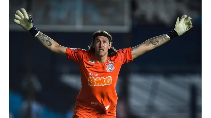 Corinthians bate de frente com o Barcelona por "goleiro sensação"
