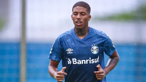 T. Neves e Jean Pyerre devem ganhar concorrência de meia