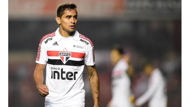 São Paulo acusa Cruzeiro de "calote" e quer volta de Éverton Felipe