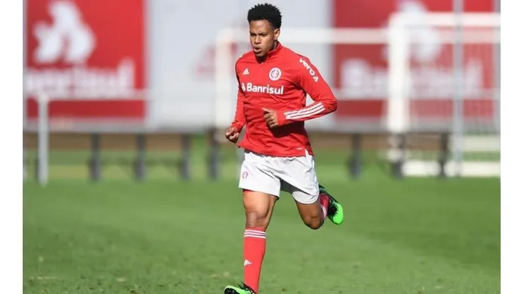 Técnico do Oeste faz “raio-x” de Matheus Jussa, novo reforço do Inter