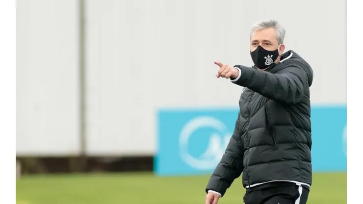 Tiago Nunes se empolga com reforço caseiro no Timão