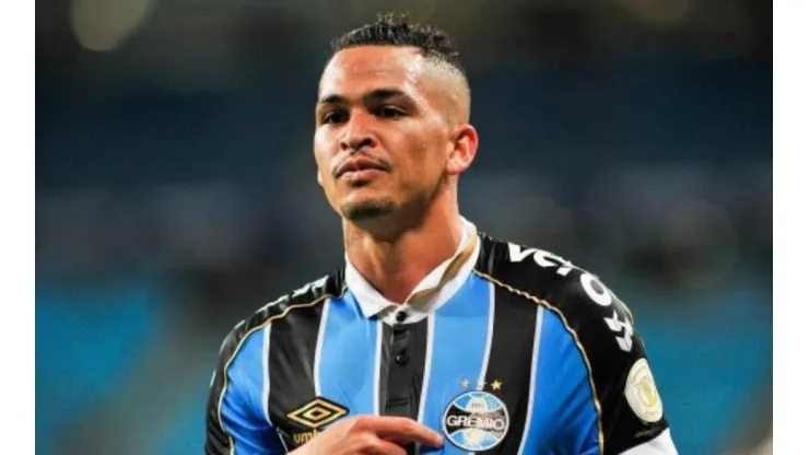Promessa pode tomar vaga de Luciano no ataque do Grêmio