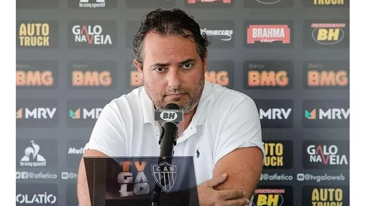 Mattos negocia saída de goleiro descartado por Sampaoli no Galo