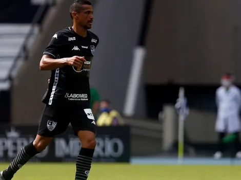 Cícero revela redução salarial e lamenta especulações no Botafogo