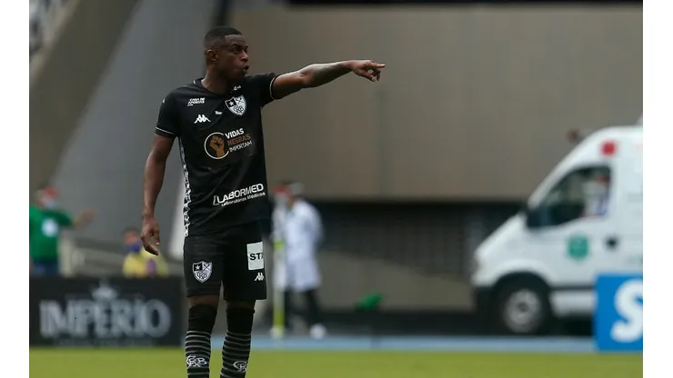 Benevenuto pede volta de xodó da torcida do Botafogo