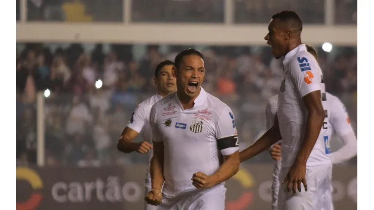 Diretoria do Santos define futuro de atacante