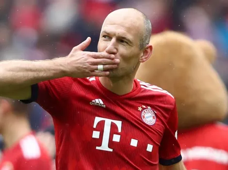Robben anuncia retorno ao futebol