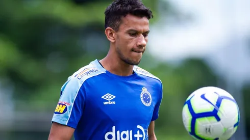 Comunicação do Cruzeiro atualiza estado de saúde do volante Henrique