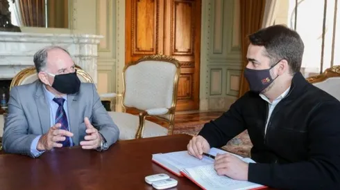 Francisco Vargas, secretário do Esporte e Lazer, ao lado do governador do RS, Eduardo Leite (Foto: Felipe Dalla Valle / Palácio Piratini / Divulgação)