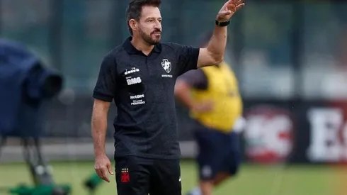 Ramon Menezes credencia jovem ao time titular do Vasco