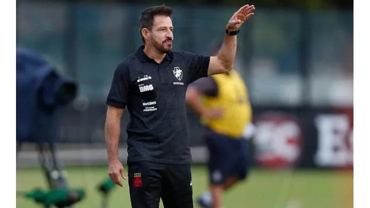 Ramon Menezes credencia jovem ao time titular do Vasco