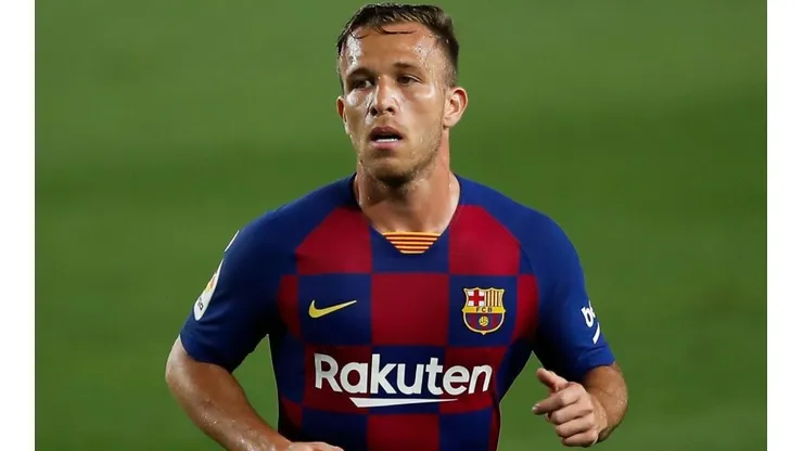 Grêmio vê chance de lucrar mais com Arthur com problema do Barça
