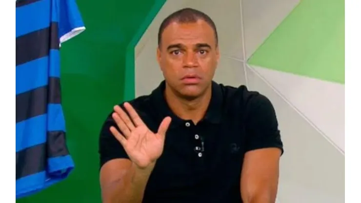 Denílson dá conselho a Dudu após briga com esposa