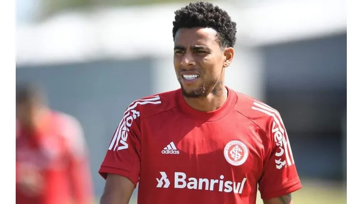 Corinthians e Inter buscam meio-termo para vender Gustagol