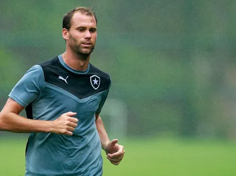 Após saída de Carli, Botafogo entra na disputa por "xerife" do São Paulo