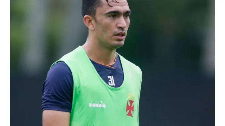 Ramon esboça alternativas a Raul no Vasco para estreia do Carioca