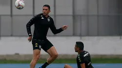 Após Joel Carli, Montenegro aponta próxima saída do Botafogo