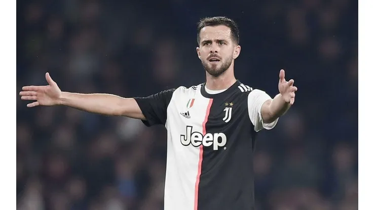 Pjanic teria aceitado jogar no Barcelona.
