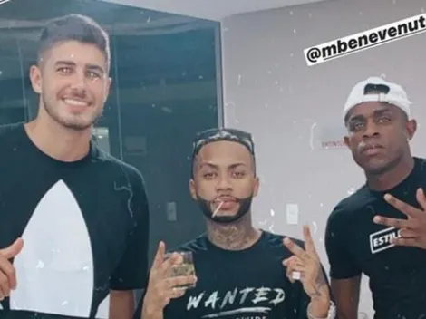 Benevenuto e Pedro Raul jogam videogame com Orochi em pandemia