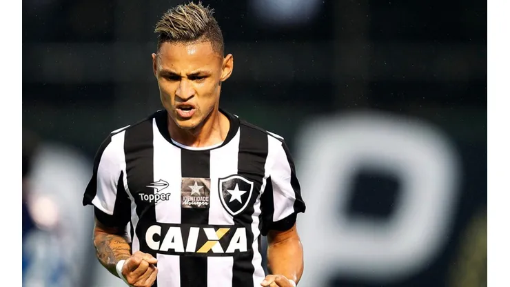 Neílton teve boa passagem pelo Botafogo.