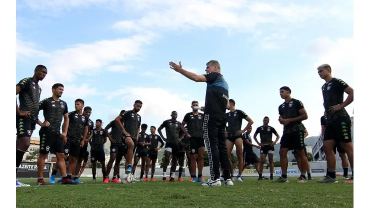Botafogo define data para voltar aos treinos