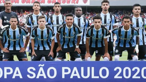 Grêmio renova contrato e promove joia da base: