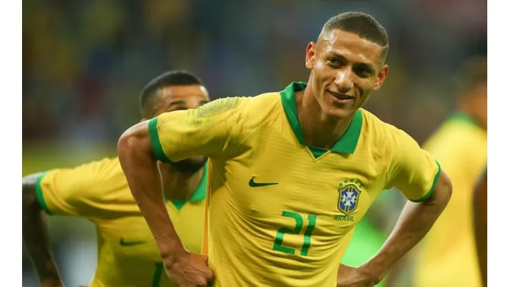Richarlison entra em polêmica ao indicar time de coração: "Meu pai é vascaíno"