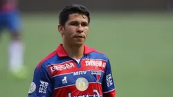 Diferentes punições de Felipe e Osvaldo agitam torcida do Fortaleza na web