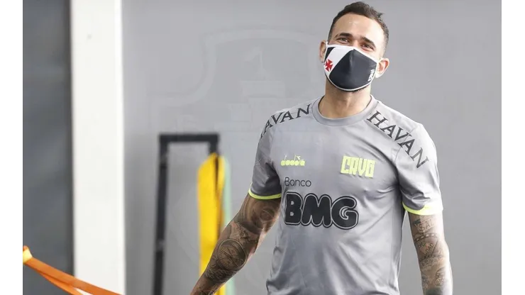 Leandro Castán ganha novo parceiro na zaga do Vasco