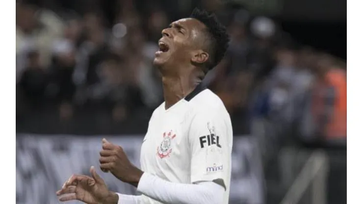 Duílio é direto ao falar sobre o retorno de Jô ao Corinthians