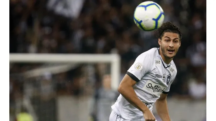 Palmeiras expõe condições para fazer investimento no lateral Marcinho