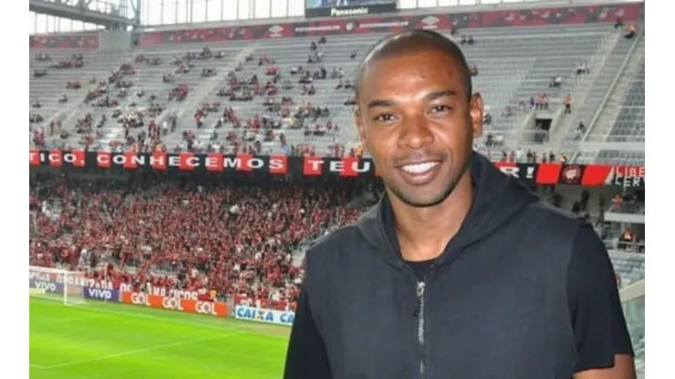 Fernandinho revela quando pode voltar ao Athletico
