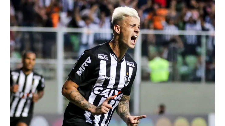 Róger Guedes entra no clima da torcida do Atlético