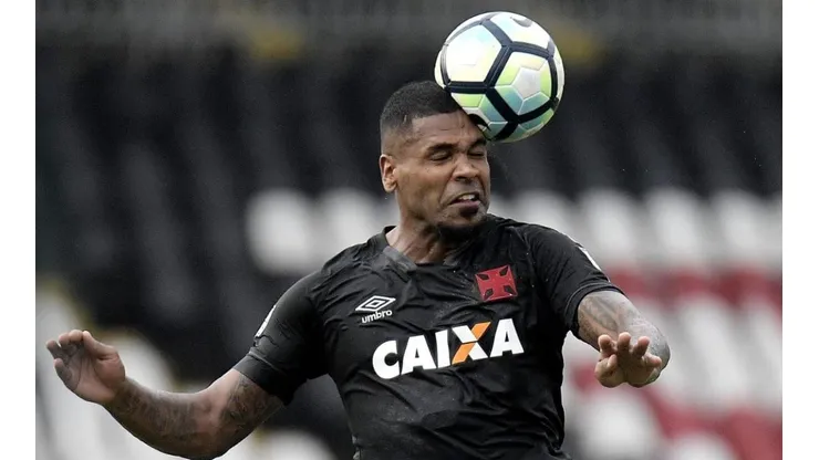 Vasco vê Breno “voando” e se prepara para retorno do Estadual
