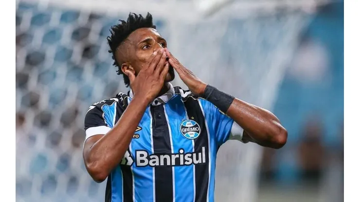 Cortez ‘ajuda’ o Grêmio na busca por lateral-esquerdo