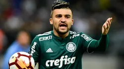 Empresário de Victor Luís indica futuro do jogador