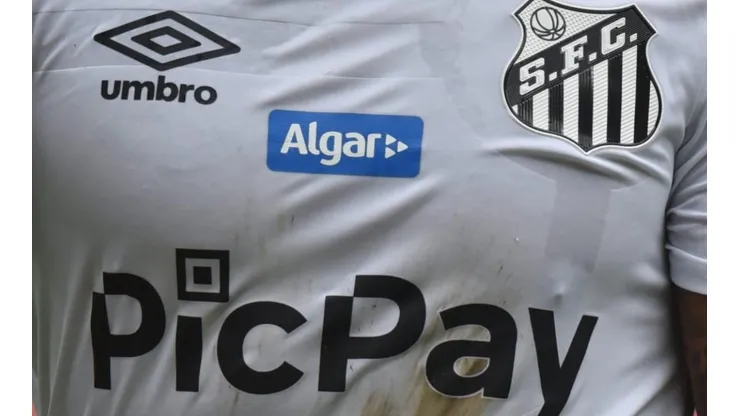 Santos deve ganhar novo rumo nas negociações pelo patrocinador máster