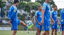 Medalhão volta aos treinos no Cruzeiro após se recuperar da Covid-19
