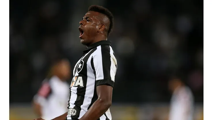 Após Marcos Vinícius, Botafogo pode se desfazer de atacante do elenco