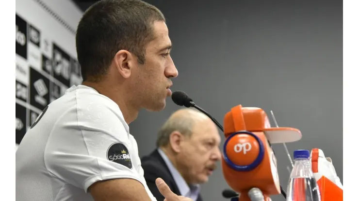 Meio-campista se torna favorito para ganhar vaga de Evandro no Santos
