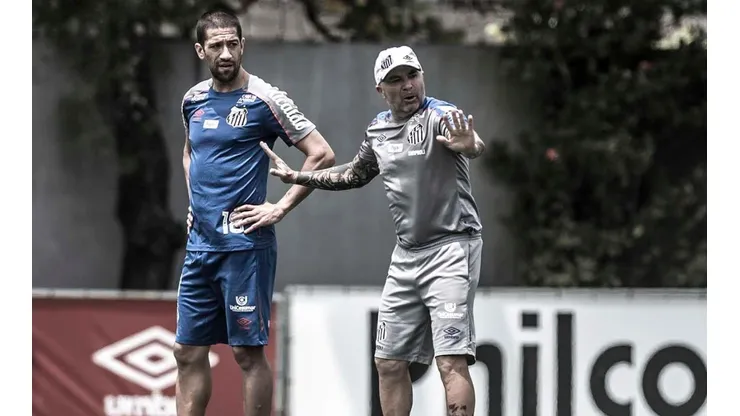 Evandro cita Sampaoli e detalha saída do Santos