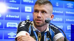 Após anúncio de saída de Caio Henrique, lateral continua em Porto Alegre