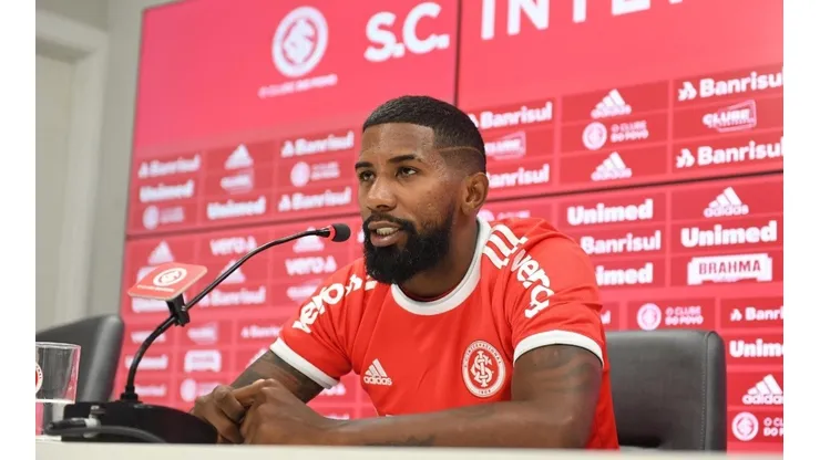 Rádio Grenal noticia reviravolta em situação de Rodinei no Inter