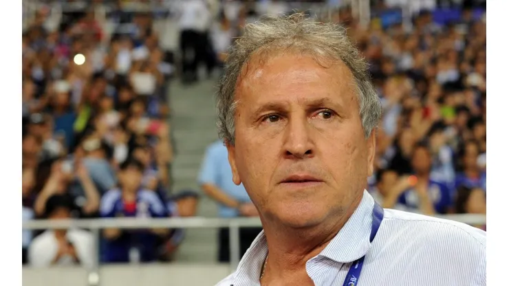 Zico analisa características de Bueno, zagueiro na mira do Galo