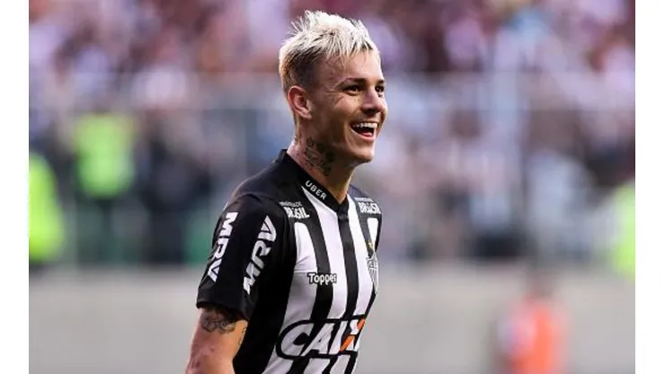 Cláusula do Palmeiras pode impedir Galo de contratar Roger Guedes