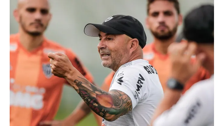 Atlético deve fazer "loucura" para apresentar reforço